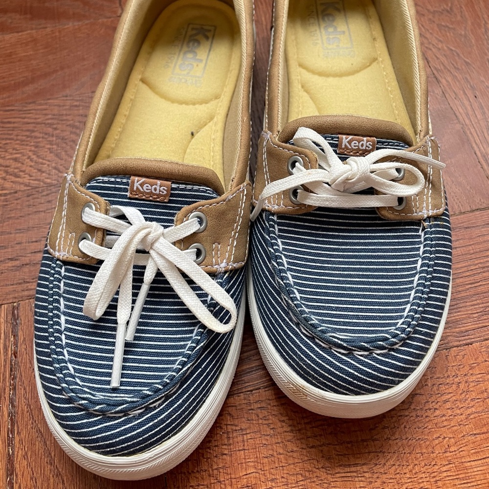Keds Women’s Charter Stripe boat shoes size 6